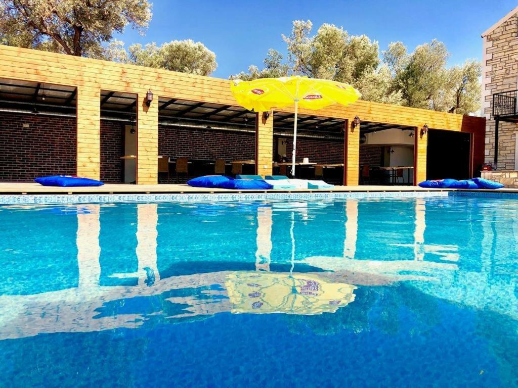 Victoria Hotel And Lounge Foça Extérieur photo