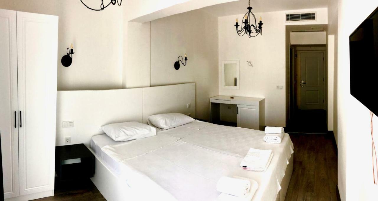 Victoria Hotel And Lounge Foça Extérieur photo